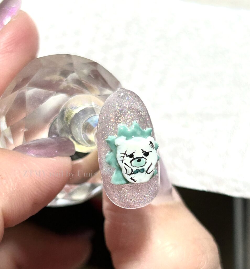 alt="ずっと真夜中でいいのに。ライブグッズのうにぐりくんを粘土ジェルで再現してネイル化")