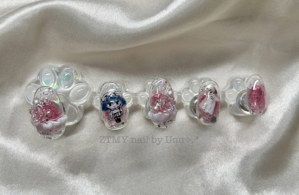 alt="ずとまよ　メディアノーチェ風　血色チーク　フリル薔薇　ニラちゃん　しょがスト　セルフネイル"