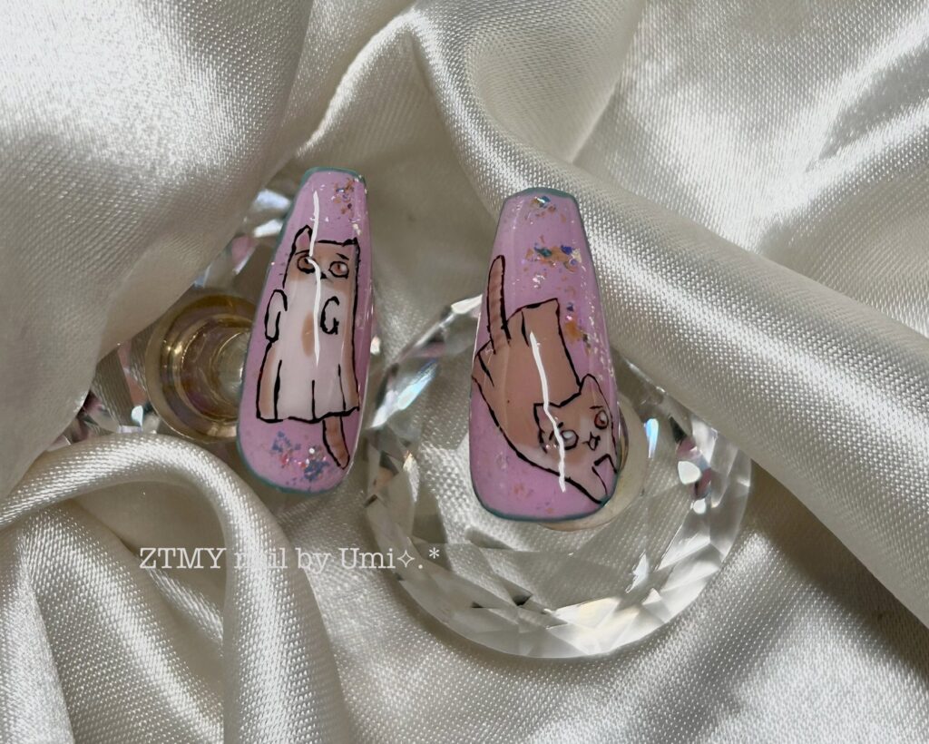 alt="しょがスト 手描きネイル ずとまよ メディアノーチェ デザイン"
