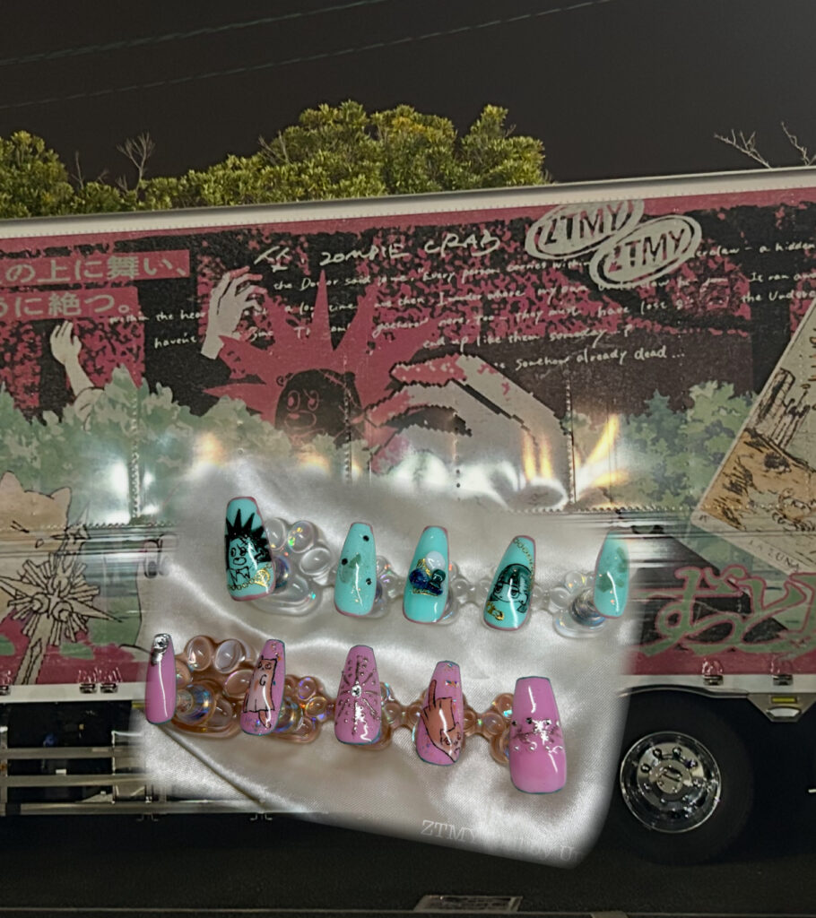 alt="ずとまよ ゾンクラ ツアートラック ネイル 合成画像 ライプネイル"